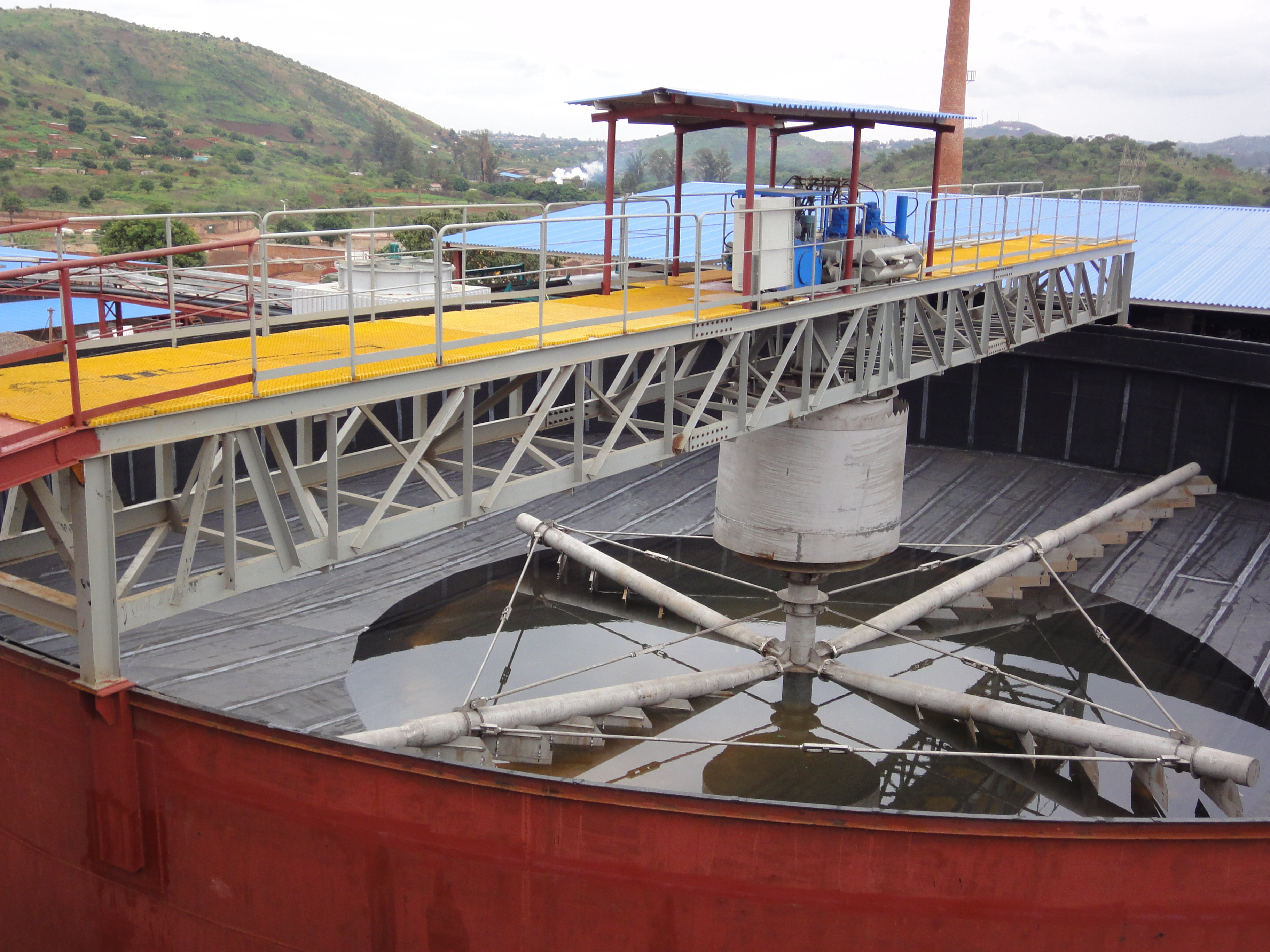 Espesador de lodos de tanque de sedimentación de alta eficiencia para tratamiento de lodos