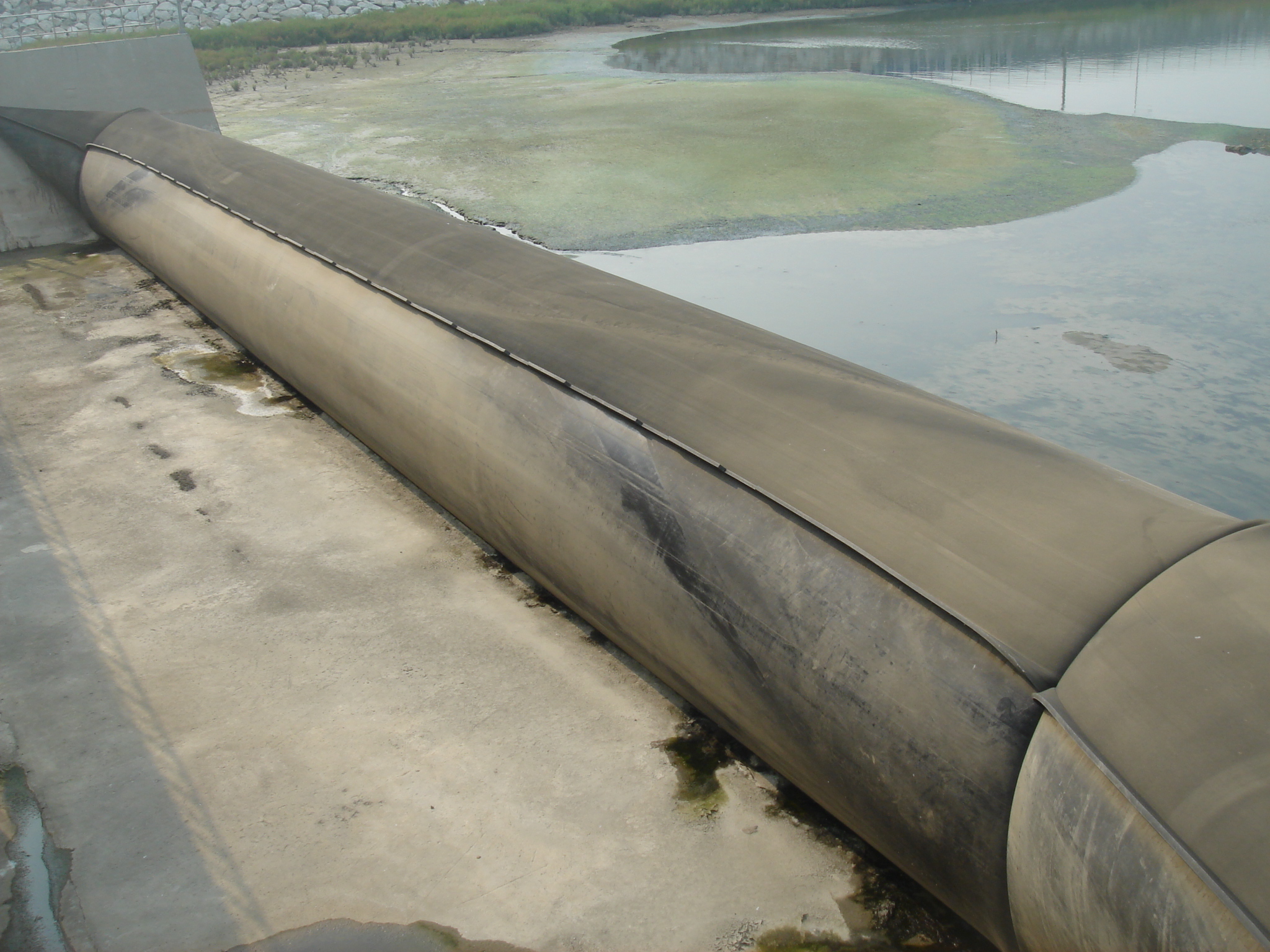Barrera de inundación de inyección de agua flexible movible de presa de goma impermeable inflable de defensa contra inundaciones